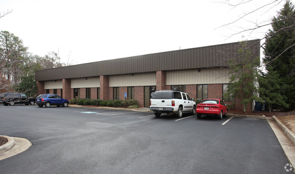 Primary Photo Of 3545 North Pky, Cumming Warehouse For Lease