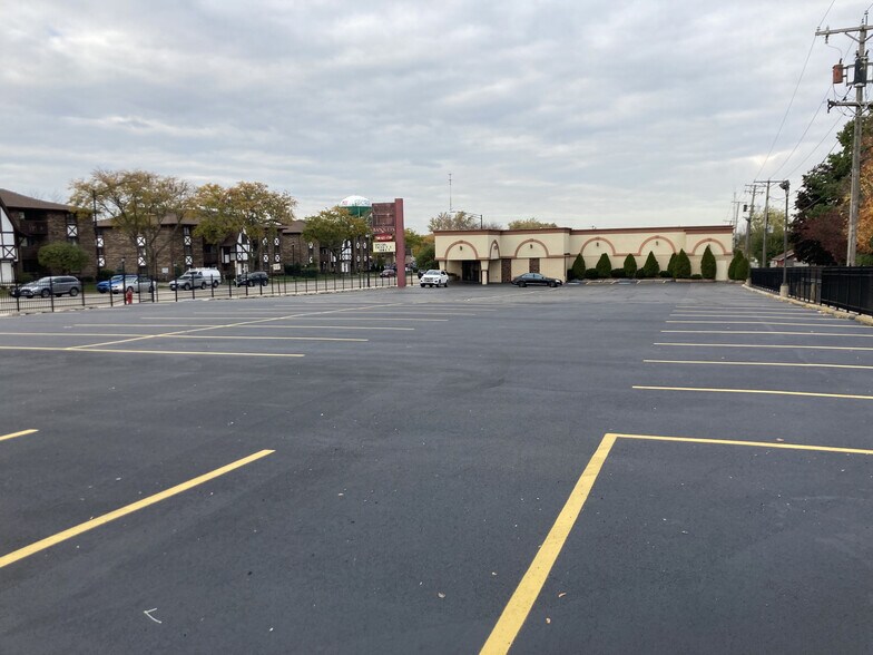 More Photos Of 10625 Ridgeland Ave, Chicago Ridge Lodge Meeting Hall For Sale