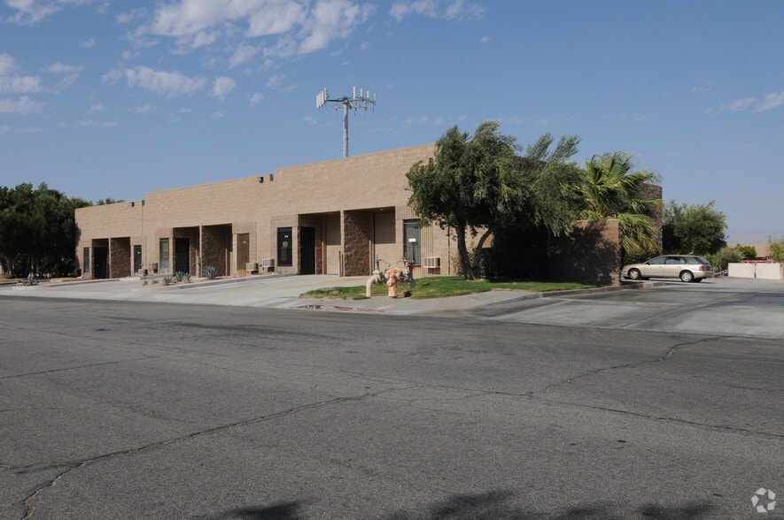 More Photos Of 401 W Radio Rd, Palm Springs Service For Lease