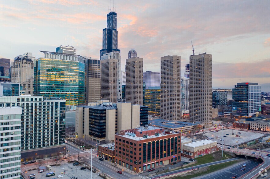 More Photos Of 651-659 W Washington Blvd, Chicago Office For Lease