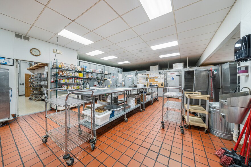 More Photos Of 3177 French Rd, De Pere Restaurant For Sale