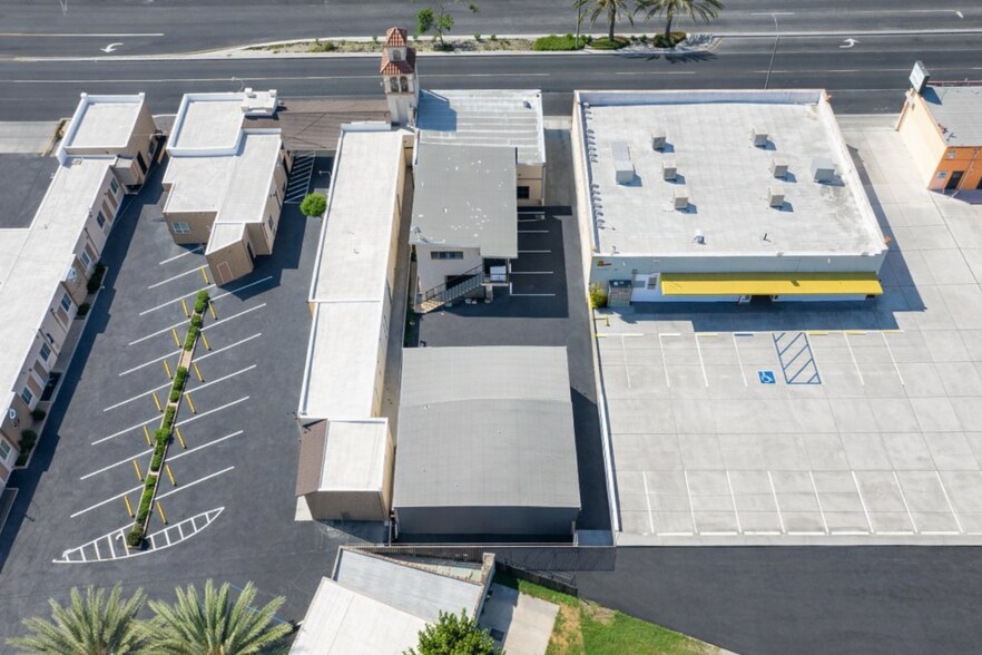 More Photos Of 11916 Long Beach Blvd, Lynwood Storefront Retail Residential For Sale