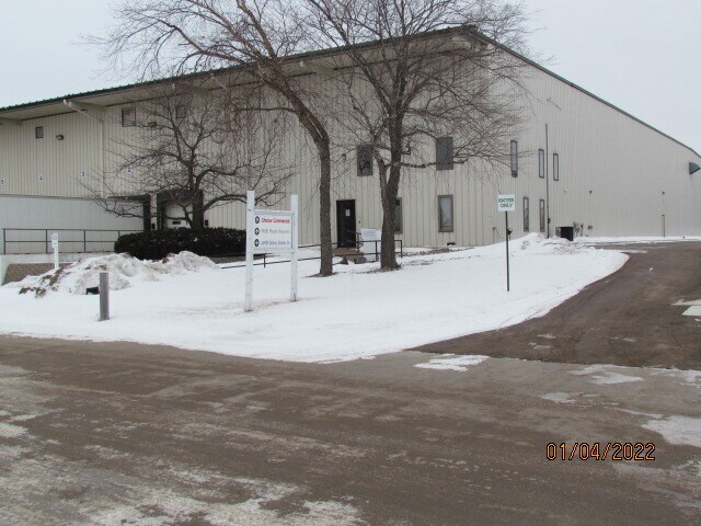 More Photos Of 1409 Indianhead Dr, Menomonie Warehouse For Lease