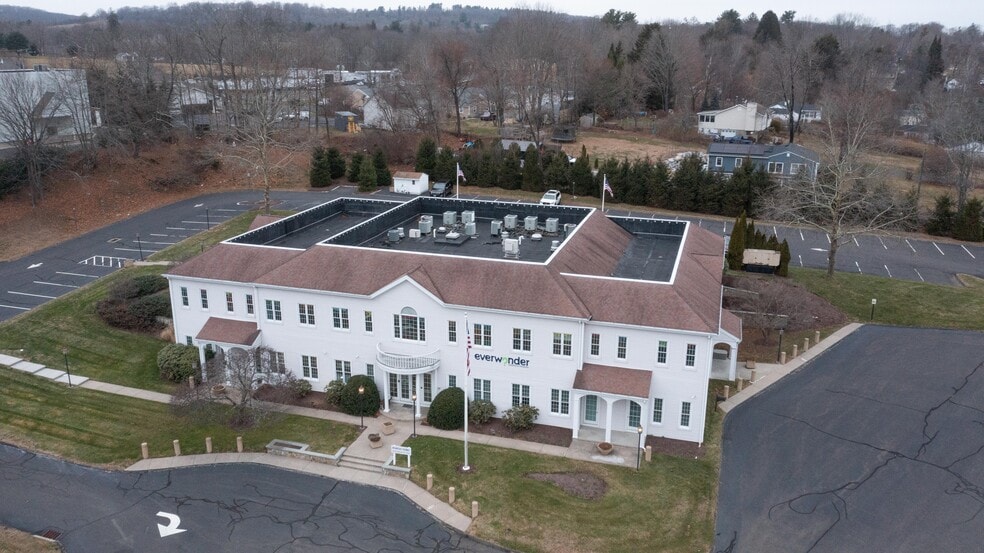 More Photos Of 11 Mile Hill Rd, Newtown Office For Lease