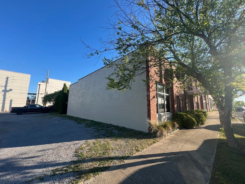 More Photos Of 2318 2nd Ave S, Birmingham Office For Sale