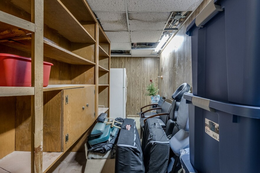 More Photos Of 20 E Dunloup Rd, Shawnee Medical For Sale