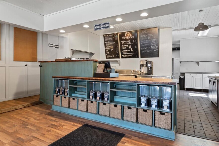 More Photos Of 116 W Jessie St, Rushford Storefront Retail Residential For Sale