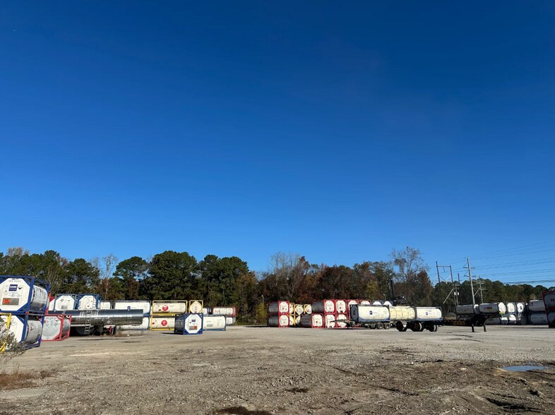 More Photos Of 7113 Cross County Rd, North Charleston Land For Lease