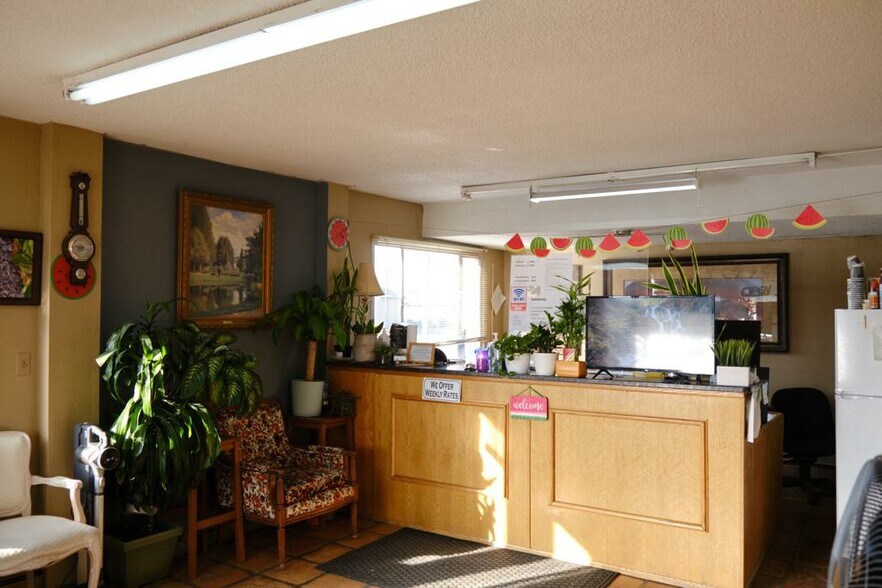 More Photos Of 1321 Elm Ave, Rocky Ford Hotel For Sale