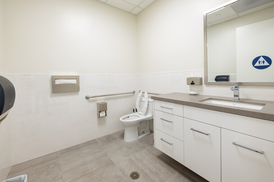 More Photos Of 24444 Hawthorne Blvd, Torrance Office For Sale