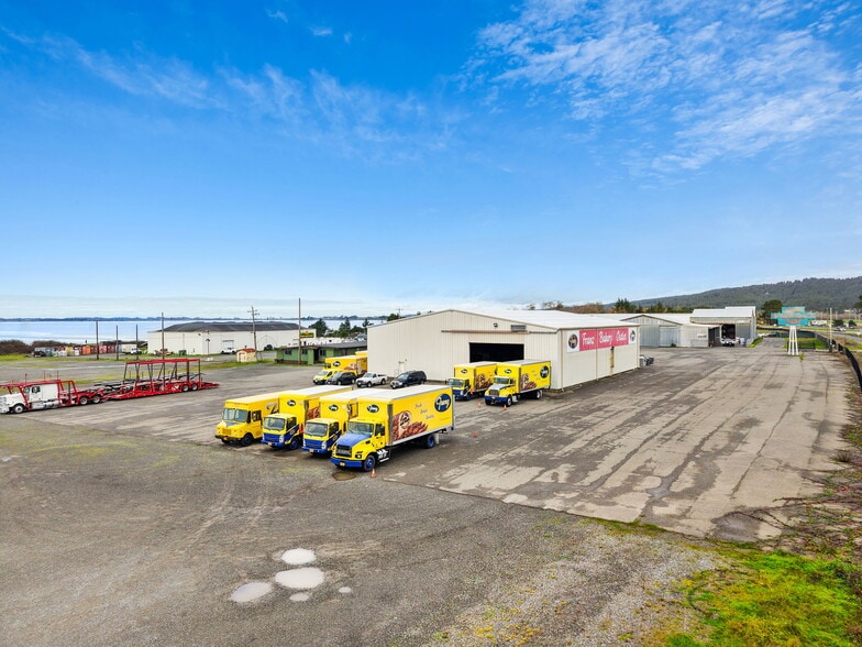 More Photos Of 4051-4061 N Highway 101, Eureka Warehouse For Sale