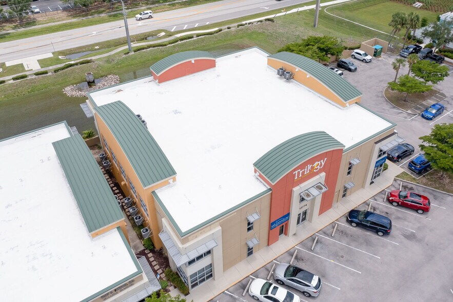 More Photos Of 13774 Plantation Rd, Fort Myers Medical For Lease