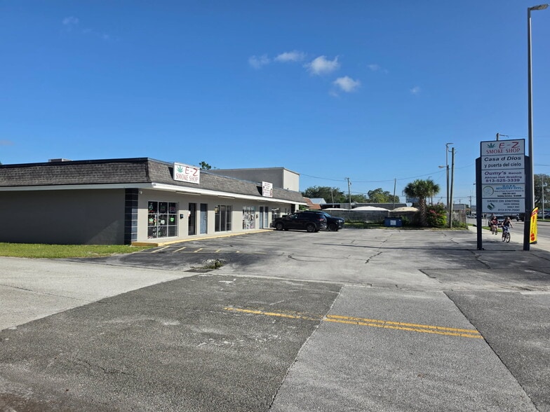 More Photos Of 12104-12108 N Nebraska Ave, Tampa Freestanding For Lease
