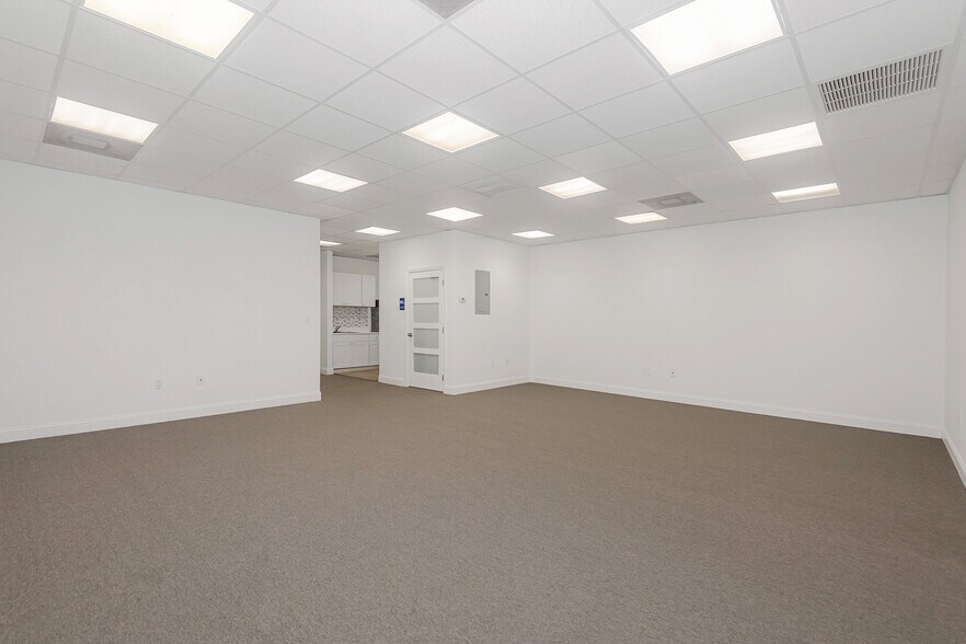 More Photos Of 7301 Wiles Rd, Coral Springs Medical For Sale