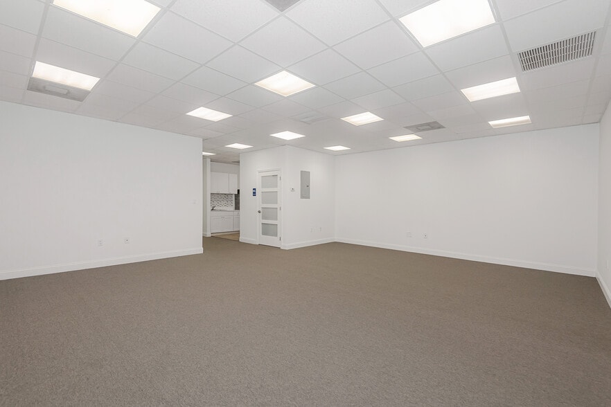 More Photos Of 7301 Wiles Rd, Coral Springs Medical For Sale