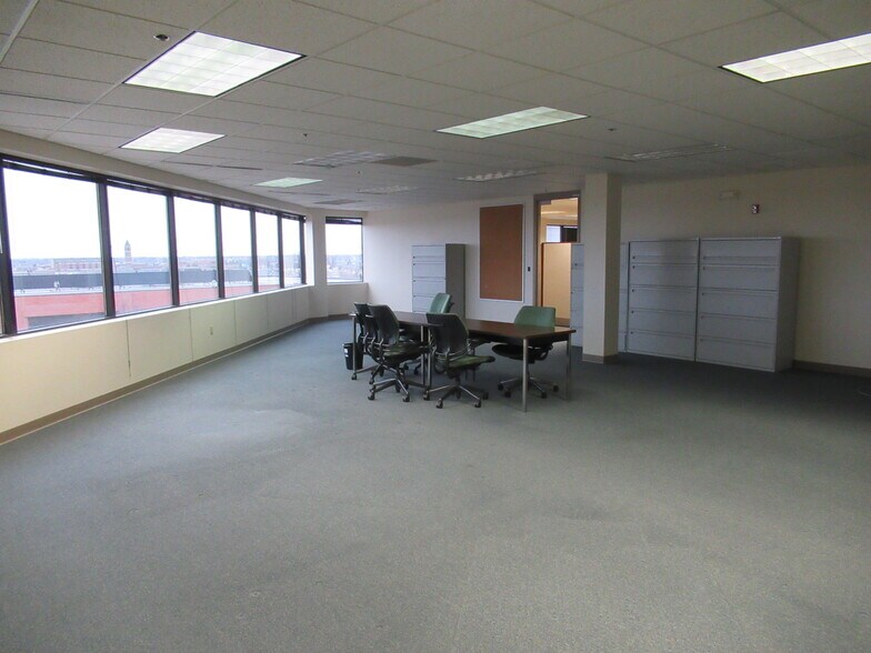 More Photos Of 3201 W White Oaks Dr, Springfield Office For Sale