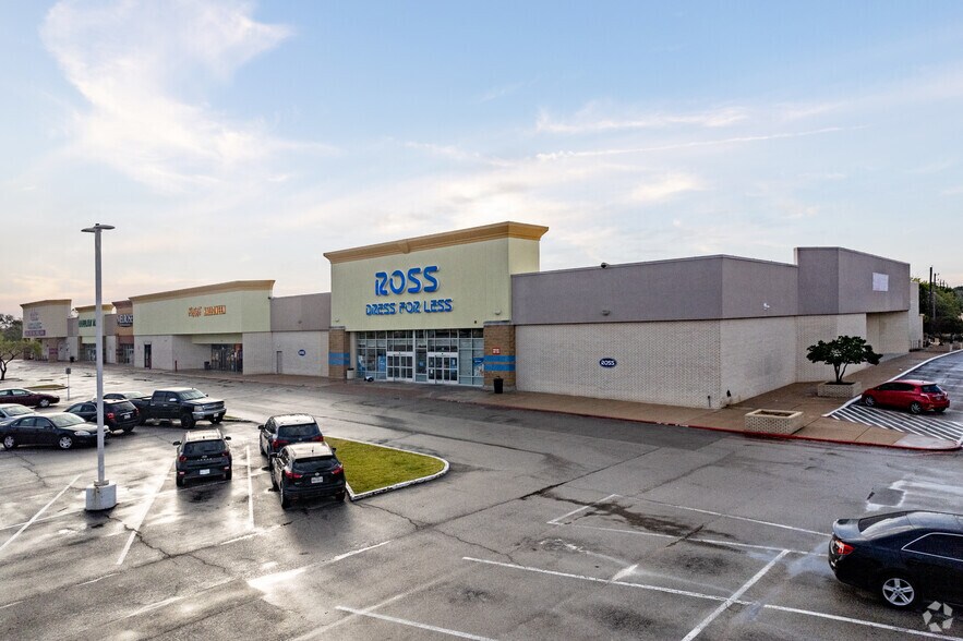 More Photos Of 1004 E Southmore Ave, Pasadena Unknown For Lease