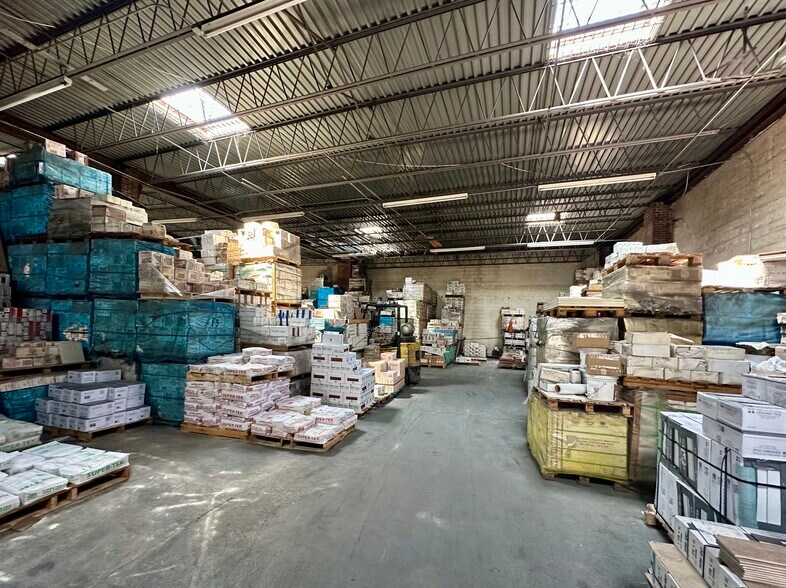 More Photos Of 51-23 Northern Blvd, Woodside Storefront For Lease