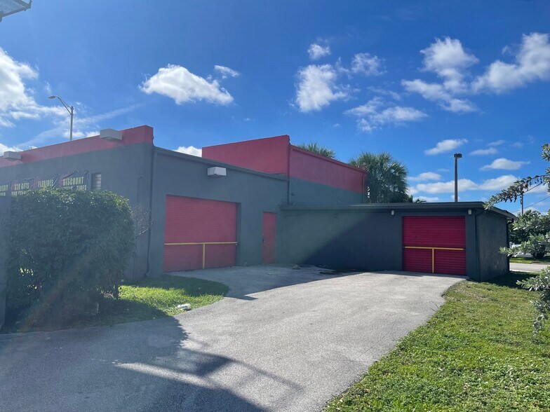 More Photos Of 2731 Broward Blvd, Fort Lauderdale Freestanding For Sale