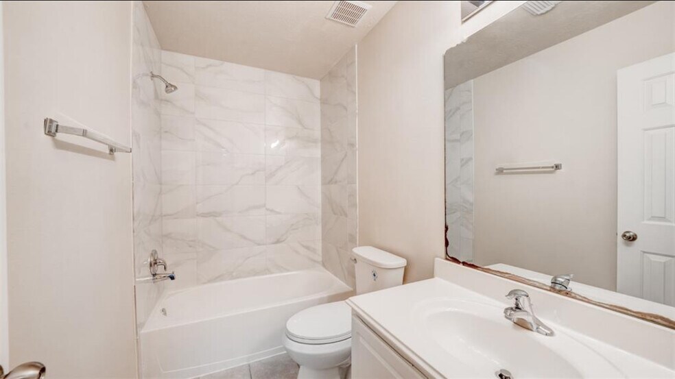 More Photos Of 8743 Thistlemoor Ln, Houston Specialty For Sale