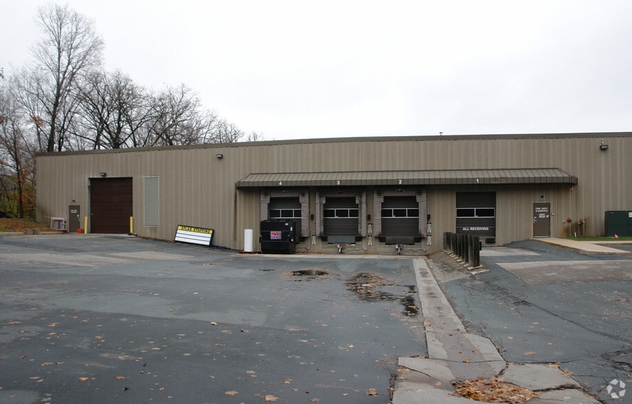 More Photos Of 7660 Quattro Dr, Chanhassen Warehouse For Sale