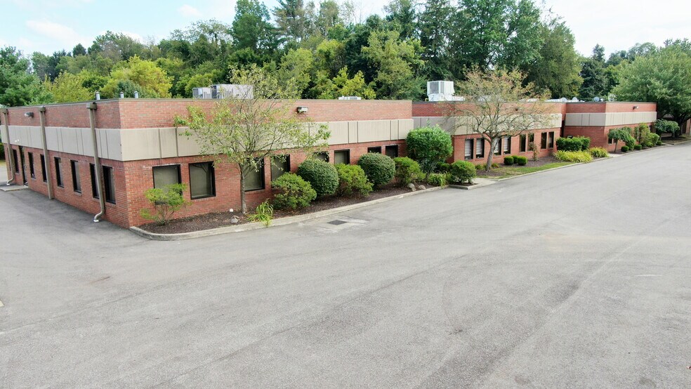 More Photos Of 9821 Olde Eight Rd, Northfield Medical For Lease