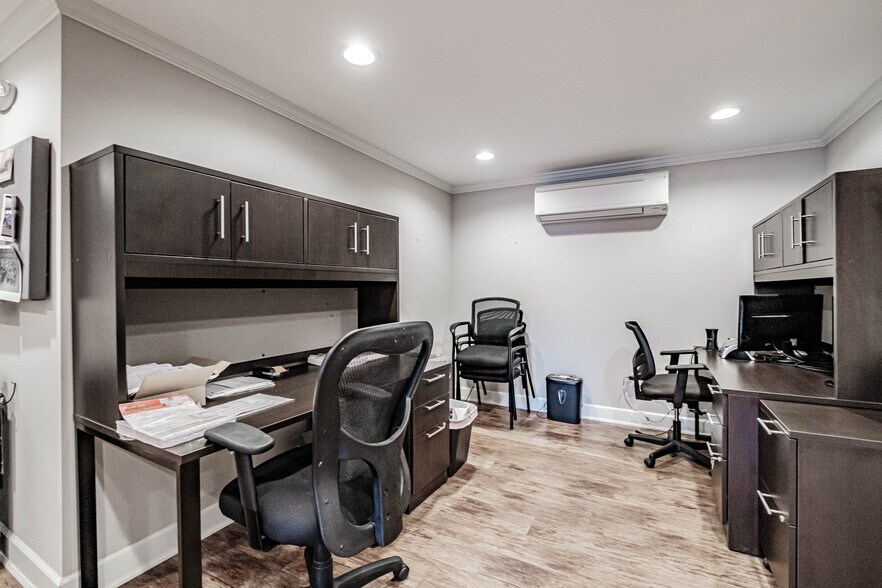 More Photos Of 352 Warren Ave, Portland Office Residential For Lease