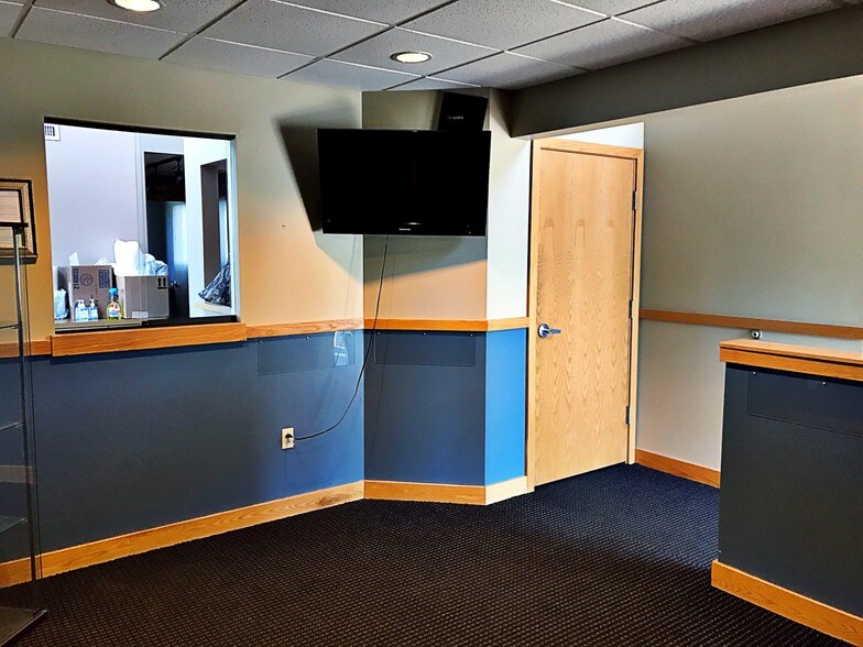 More Photos Of 1515 S Green Bay Rd, Racine Medical For Lease