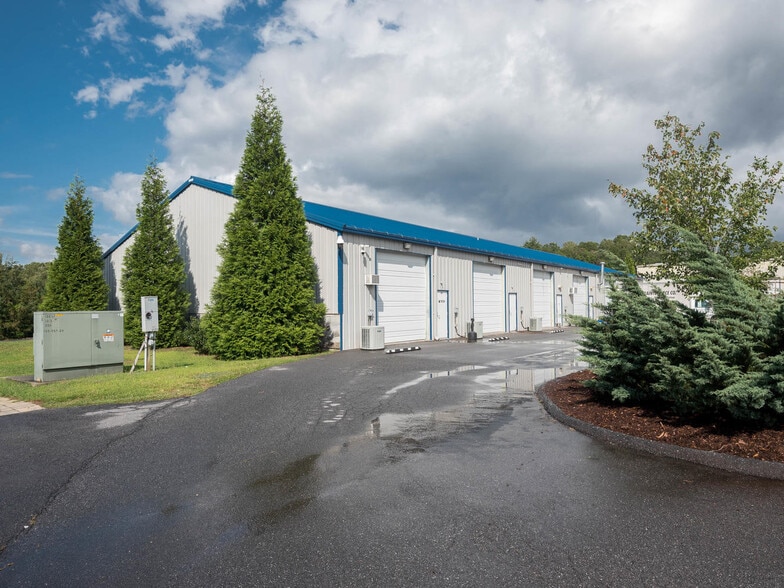 More Photos Of 6 Celtic Dr, Arden Warehouse For Lease