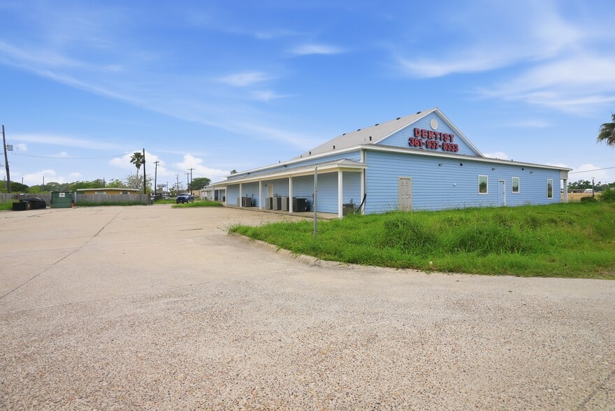 More Photos Of 9929 S Padre Island Dr, Corpus Christi Storefront For Sale