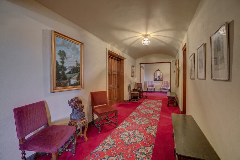 More Photos Of 3464 Central Pky, Cincinnati Funeral Home For Sale