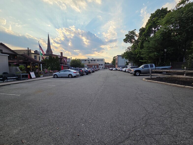 More Photos Of 291 Bloomfield Ave, Caldwell Storefront Retail Office For Lease