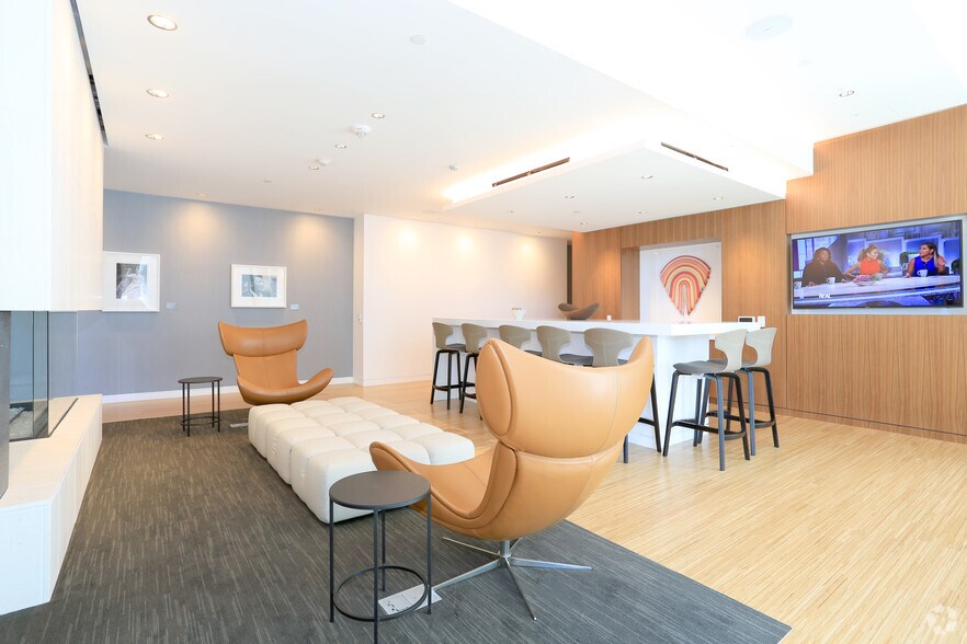 More Photos Of 399 Fremont St, San Francisco Apartments For Lease