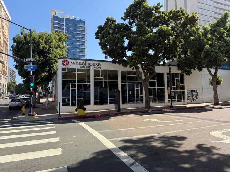 Primary Photo Of 300-320 B St, San Diego Storefront For Lease