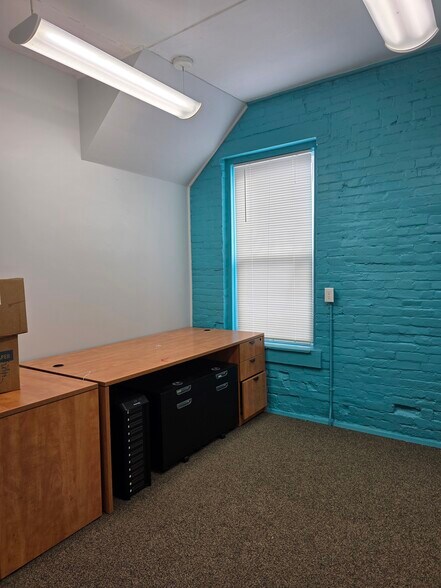 More Photos Of 25 N High St, Canal Winchester Storefront Retail Office For Lease