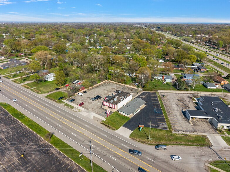 More Photos Of 37116 S Groesbeck Hwy, Clinton Township Restaurant For Sale