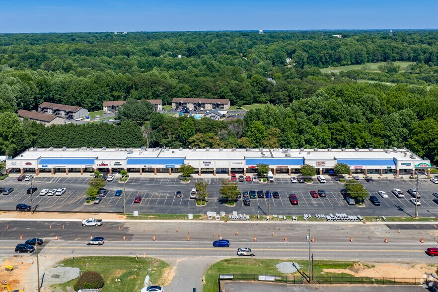 More Photos Of 2785 Charlotte Hwy, Mooresville Unknown For Lease