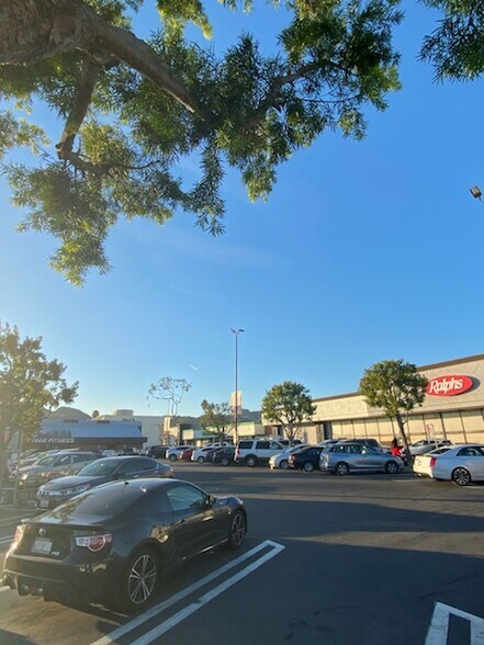 More Photos Of 21405-21525 Devonshire St, Chatsworth Unknown For Lease