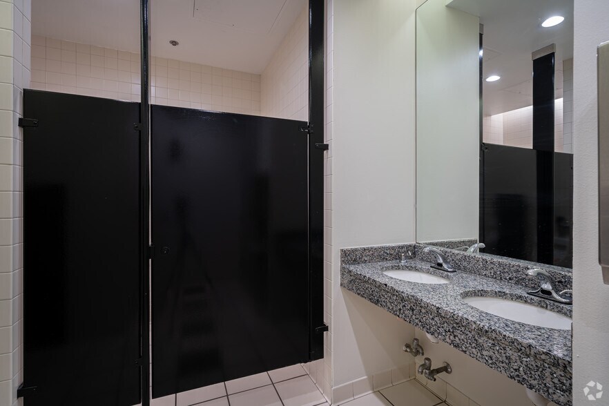 More Photos Of 9801 Westheimer Rd, Houston Office For Lease