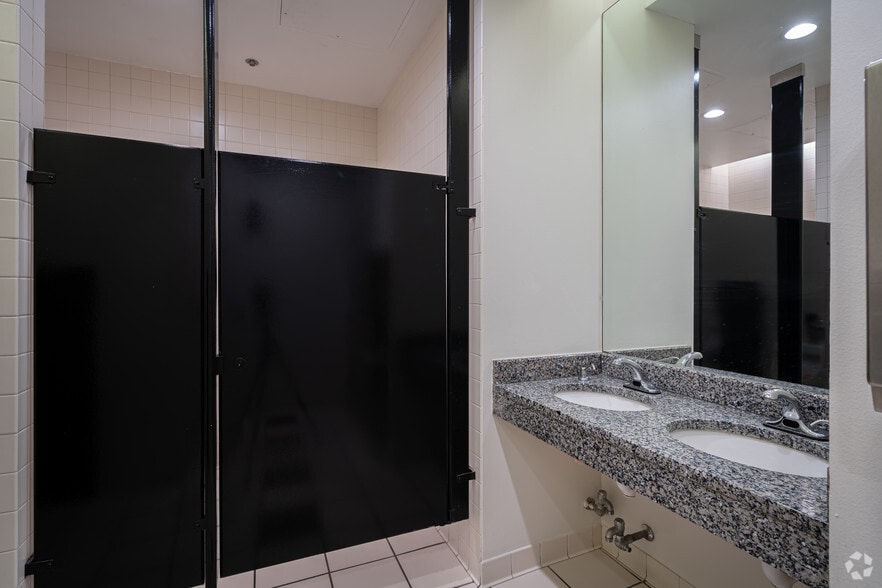 More Photos Of 9801 Westheimer Rd, Houston Office For Lease