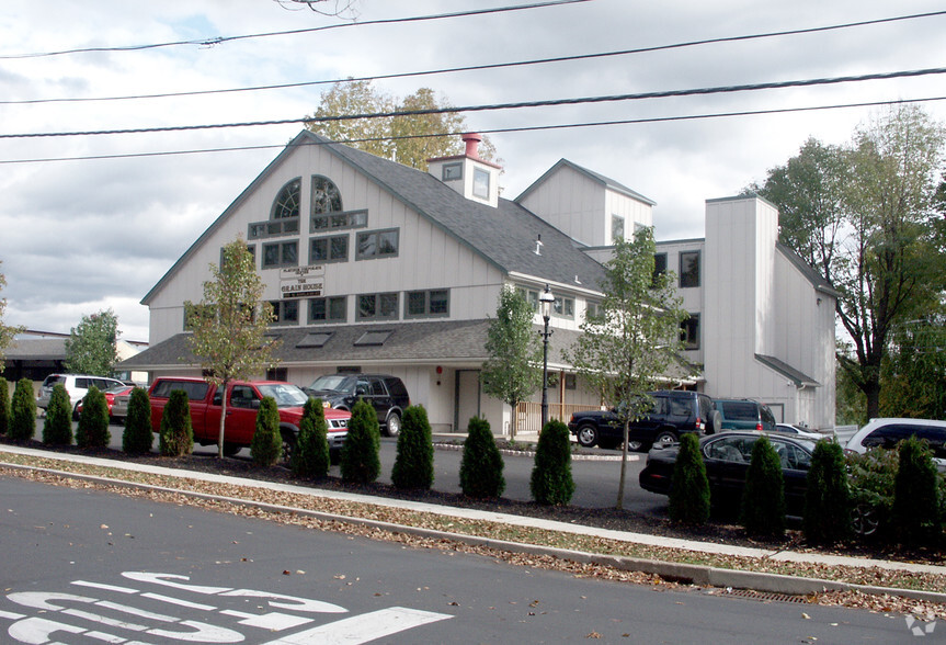 Primary Photo Of 196 W Ashland St, Doylestown Coworking Space