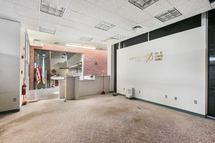 More Photos Of 1 N Main St, Webster Bank For Sale