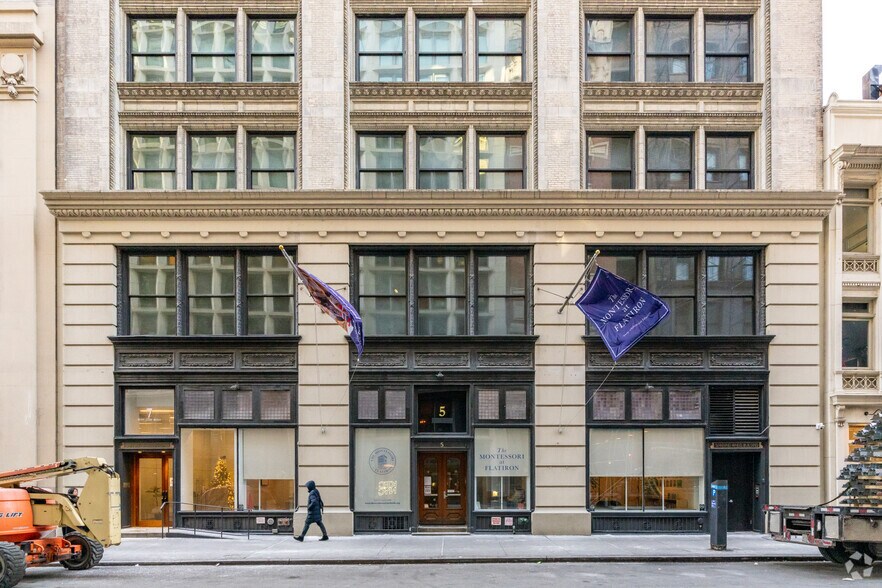 More Photos Of 3-7 W 22nd St, New York Office For Sale