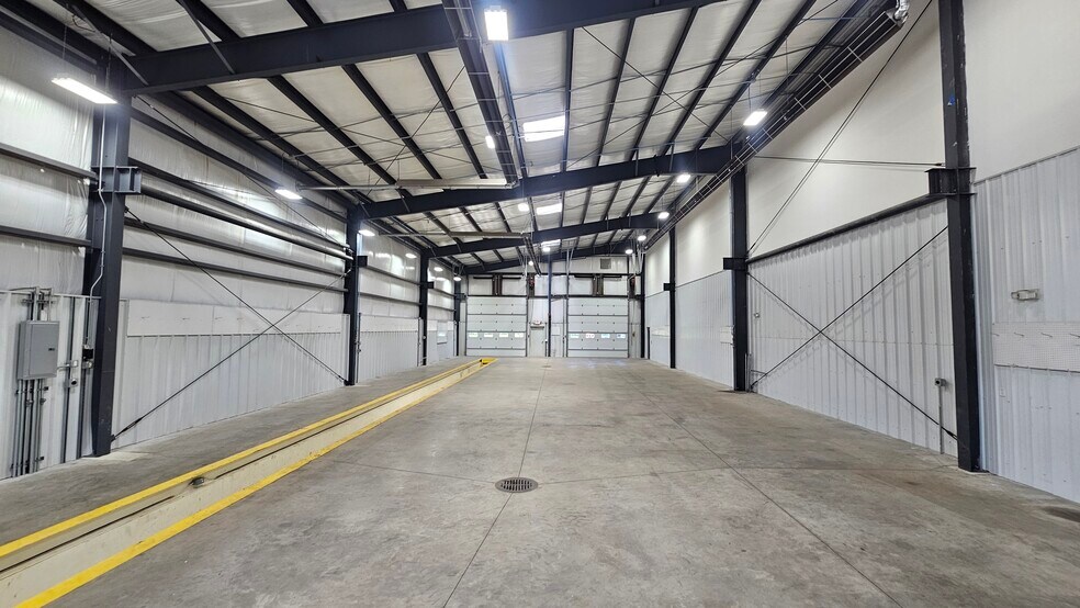More Photos Of 1347 W Britton Rd, Morrice Truck Terminal For Sale