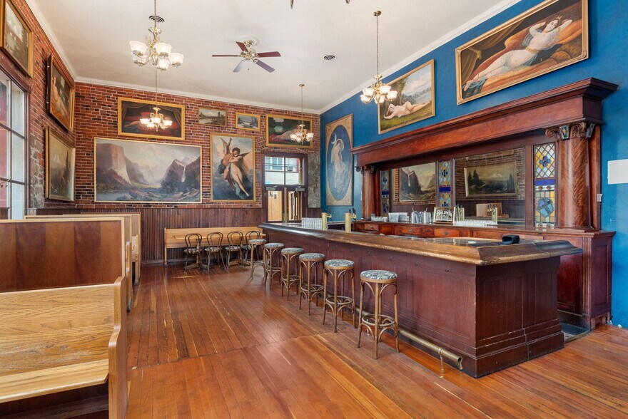 More Photos Of 205 Court St, The Dalles Restaurant For Sale