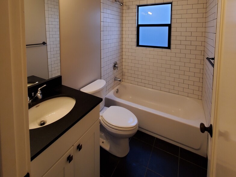 More Photos Of 109-115 30th Ave, Seattle Apartments For Sale