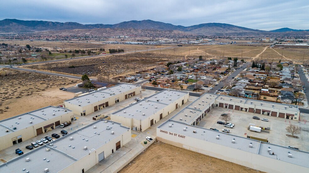 More Photos Of 39360 3rd St E, Palmdale Warehouse For Lease