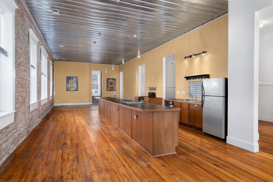 More Photos Of 107-109 W Pleasant Ave, Covington Loft Creative Space For Sale