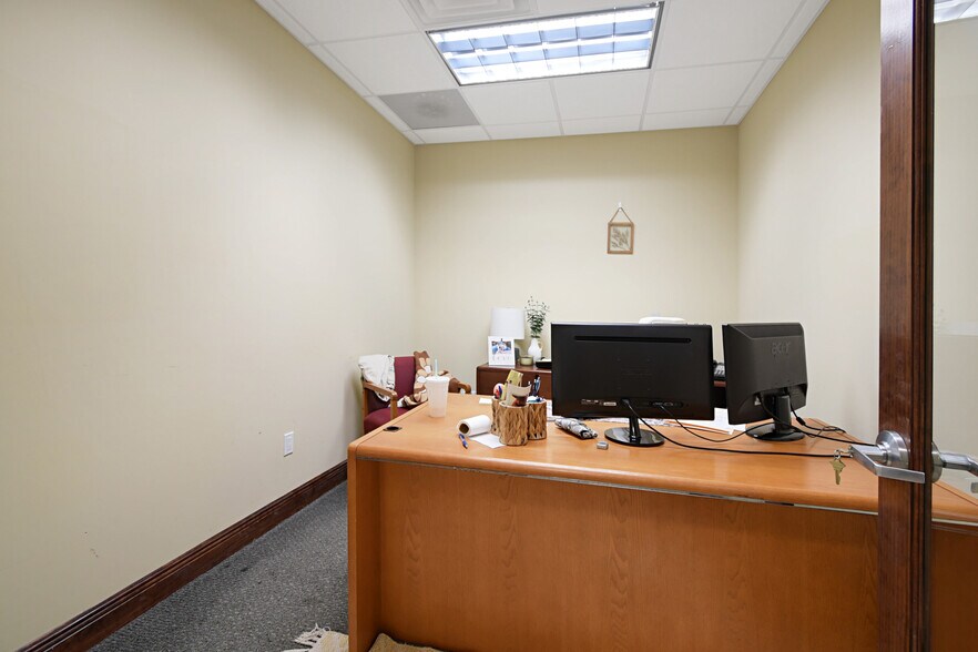 More Photos Of 1301 Plantation Island Dr, Saint Augustine Medical For Sale