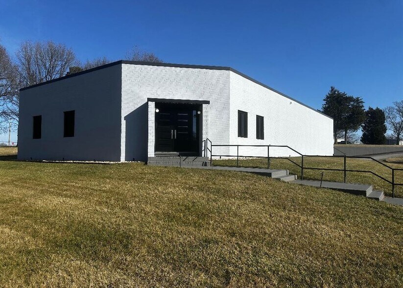 Primary Photo Of 1009 Finch Ave, High Point Warehouse For Lease